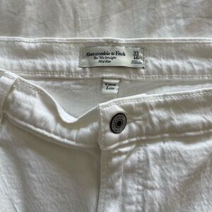 New without tags - White straight leg curve love Abercrombie & Fitch jeans